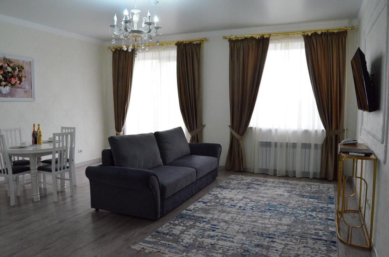 Golden Park Hotel Pavlodar Exterior foto