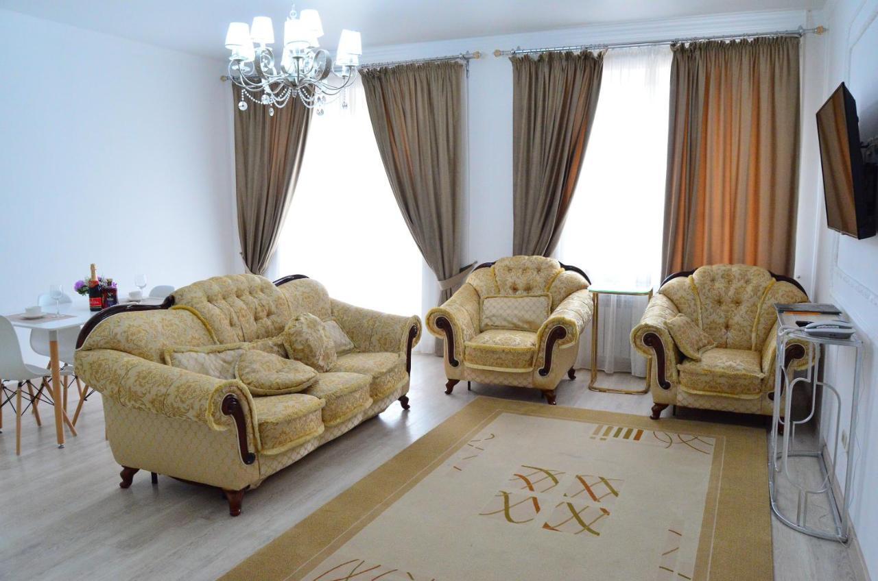 Golden Park Hotel Pavlodar Exterior foto