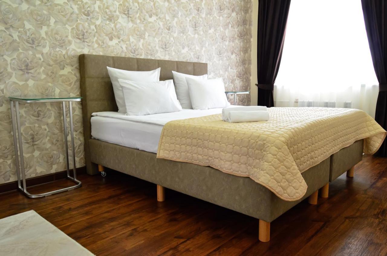 Golden Park Hotel Pavlodar Exterior foto
