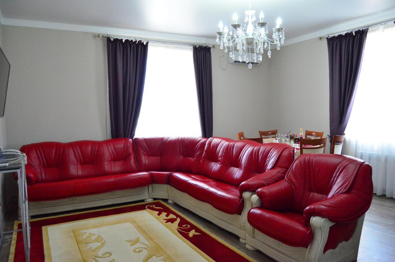 Golden Park Hotel Pavlodar Exterior foto